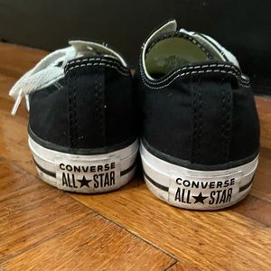 Black low top converse